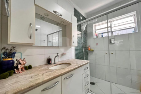 Casa à venda com 3 quartos, sendo 1 suíte, em Jardim Oriental, São Paulo, SP