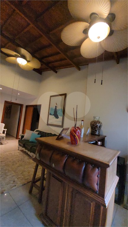 Sobrado à venda com 4 quartos, sendo 2 suítes, no Centro, Mairiporã, SP