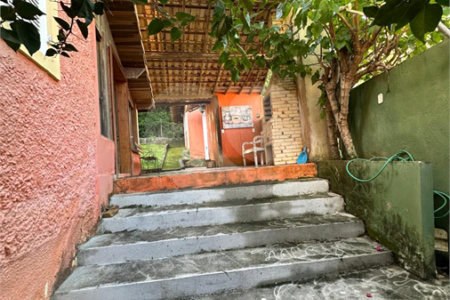 Casa em condomínio à venda com 3 quartos, sendo 2 suítes,  em Peró, Cabo Frio, RJ