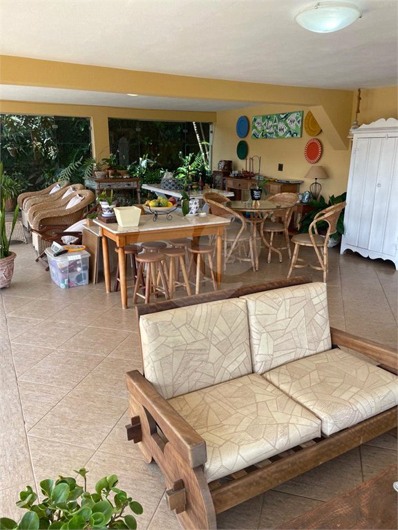 Casa à venda com 7 quartos, sendo 2 suítes, no condomínio São Joaquim, Vinhedo - SP