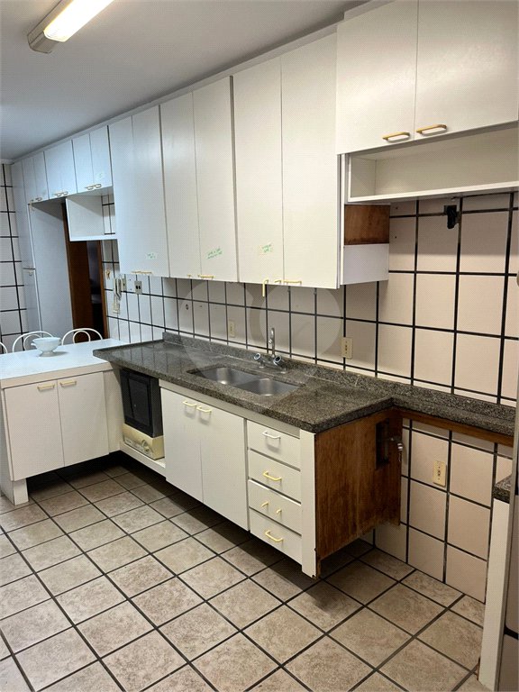 Apartamento à venda com 4 suítes em Vila Uberabinha, São Paulo, SP