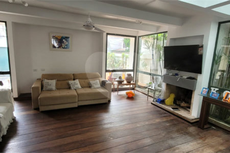 Casa à venda ou para alugar com 3 quartos, sendo 2 suítes, em Alto da Boa Vista, São Paulo, SP