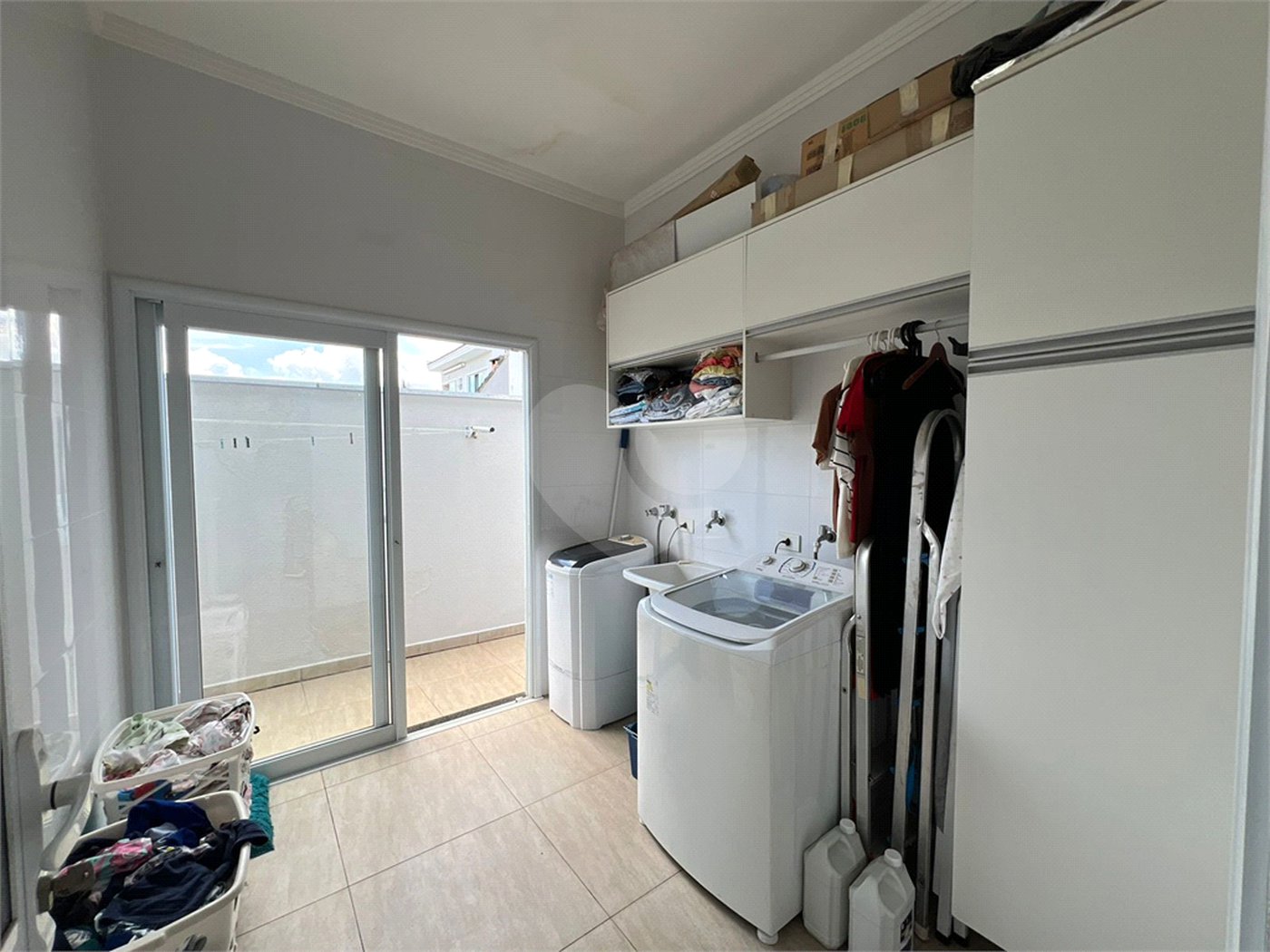 Casa à venda com 3 quartos, sendo 1 suíte,  no condomínio Golden Park Residence, Sorocaba - SP