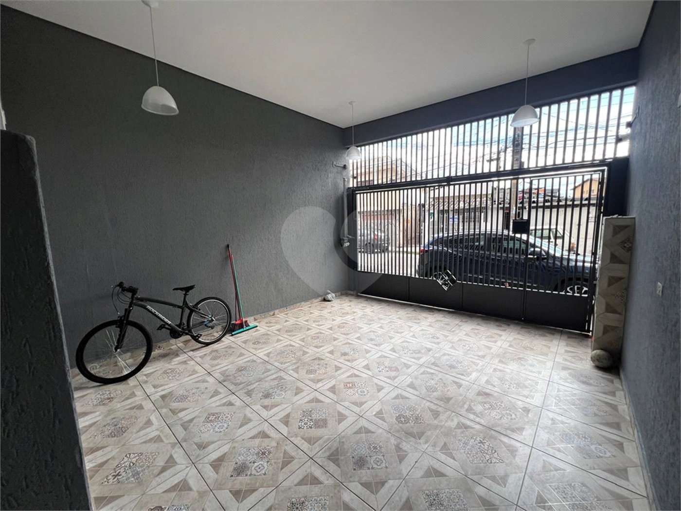 Sobrado à venda com 4 quartos, sendo 2 suítes,  em Jardim Marisa, São Paulo, SP