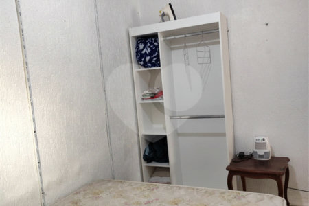 Casa à venda com 3 quartos, sendo 1 suíte, no condomínio Caconde, São Bernardo do Campo - SP