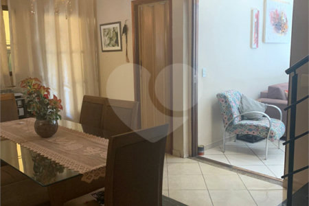 Casa à venda com 4 quartos, sendo 1 suíte, em Loteamento Shangrilá, Valinhos, SP