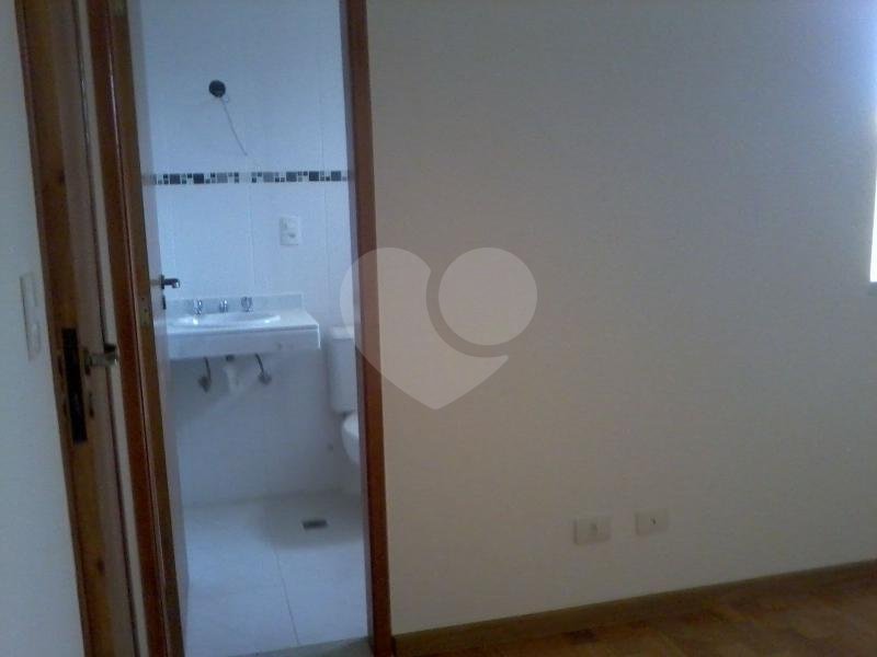 Sobrado à venda com 3 suítes em Vila Inah, São Paulo, SP