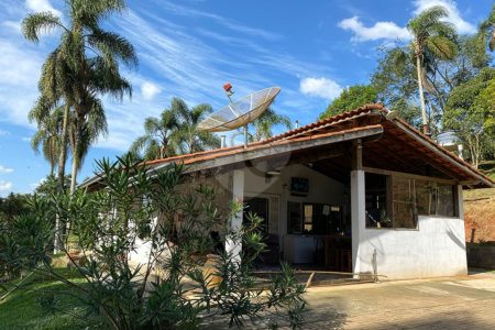 Sítio à venda com 3 quartos, sendo 1 suíte,  no Centro, Biritiba-mirim, SP