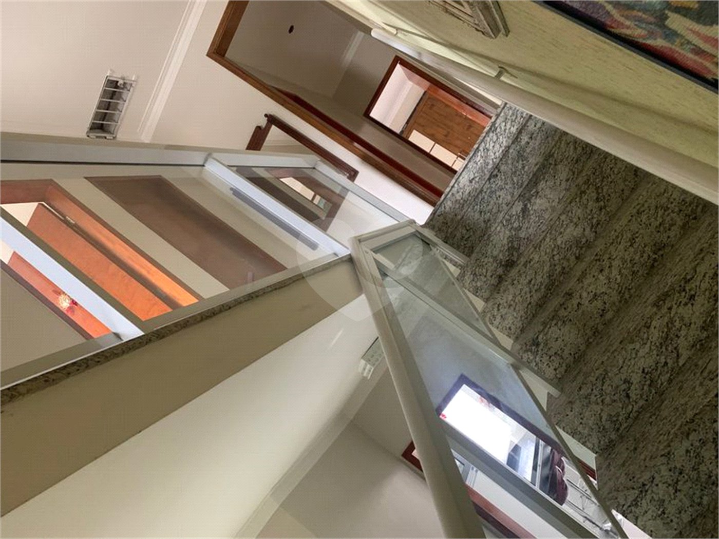 Sobrado à venda com 4 quartos, sendo 1 suíte, em Horto, São Paulo, SP