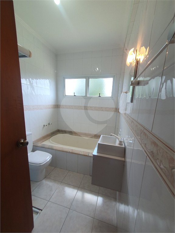 Casa à venda com 5 suítes no condomínio Vila Hípica I, Vinhedo - SP