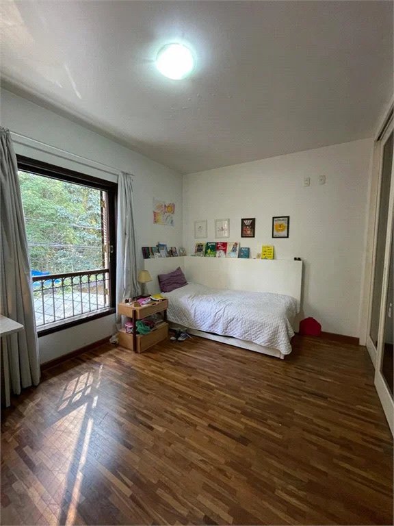 Casa à venda com 4 quartos, sendo 1 suíte,  em Vila Morumbi, São Paulo, SP