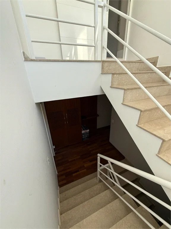 Casa à venda com 4 suítes no condomínio East Village, São Paulo - SP