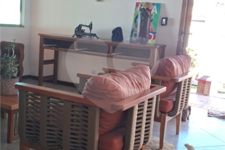Casa à venda com 5 quartos, sendo 2 suítes, em Long Beach (tamoios), Cabo Frio, RJ