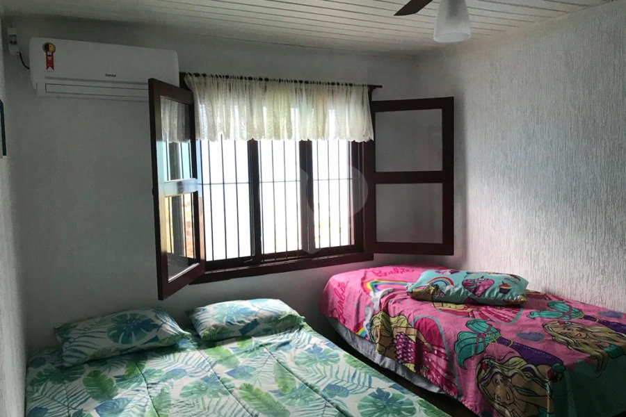 Casa Térrea à venda com 4 quartos, sendo 1 suíte, em Boracéia, São Sebastião, SP