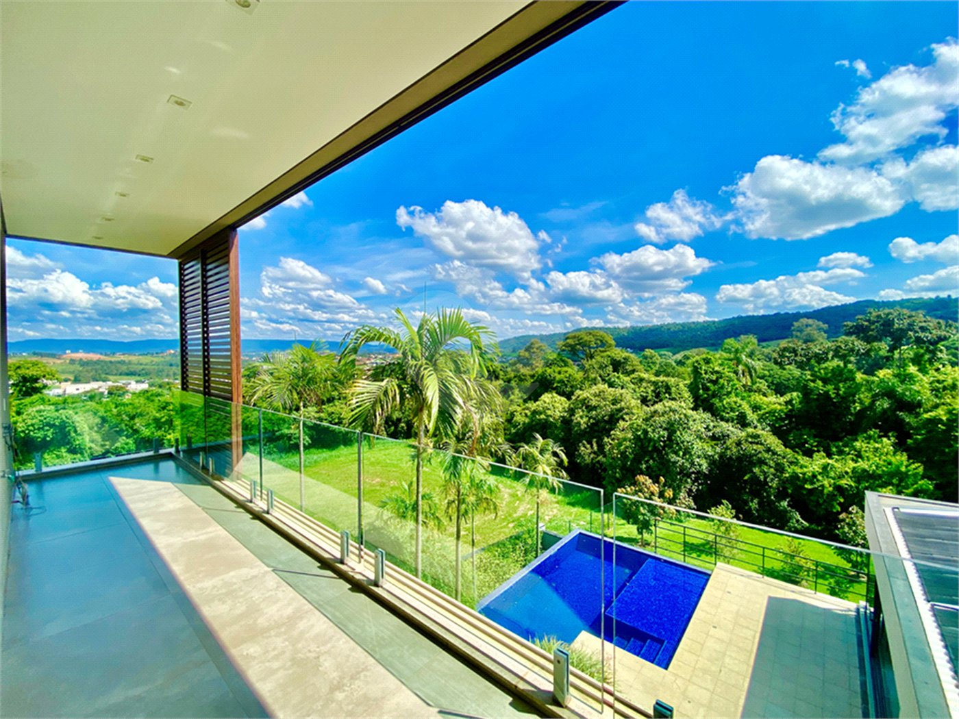 Casa à venda com 5 suítes em Glebas, Louveira, SP