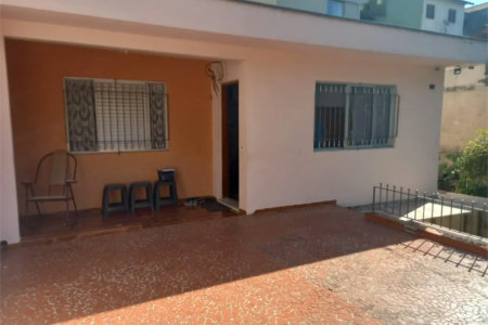 Casa à venda com 3 quartos, sendo 1 suíte,  em Vila Tiradentes, São Paulo, SP
