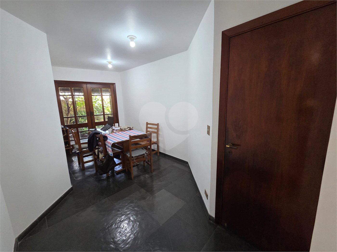 Casa à venda com 4 quartos, sendo 2 suítes, em Cidade São Francisco, São Paulo, SP