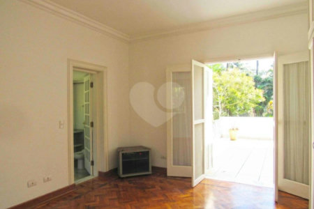 Casa à venda com 4 suítes no condomínio Chácara Flora, São Paulo - SP
