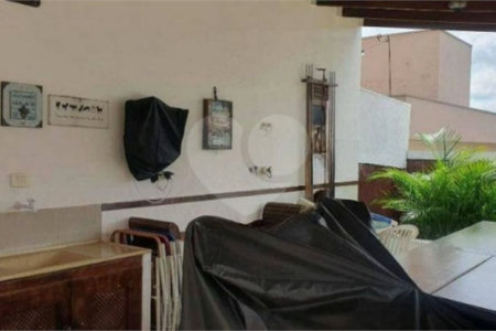 Casa à venda com 3 quartos, sendo 1 suíte, no condomínio Terras de São Francisco, Vinhedo - SP