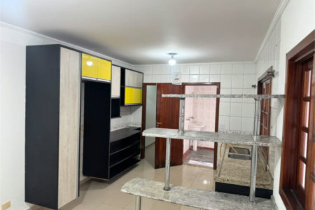 Sobrado à venda ou para alugar com 3 suítes em Vila Sônia, São Paulo, SP