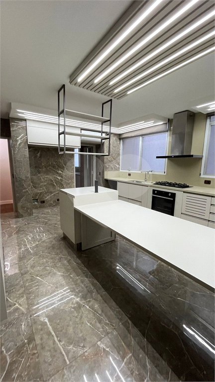 Apartamento à venda com 4 suítes em Vila Suzana, São Paulo, SP