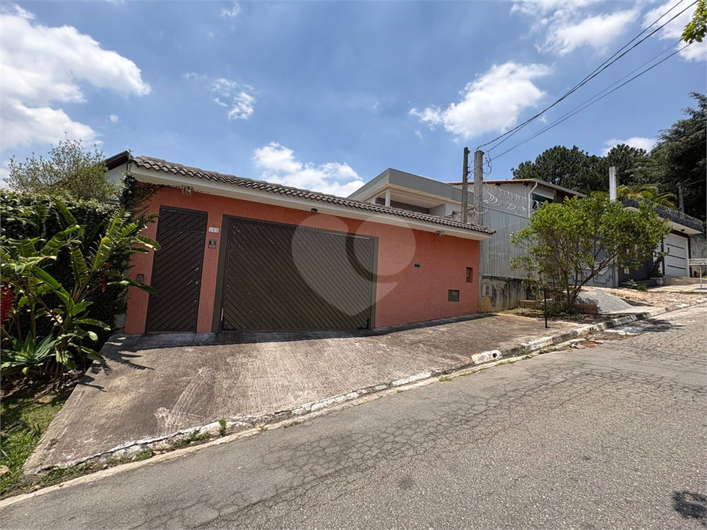 Casa Térrea à venda com 3 quartos, sendo 1 suíte,  em Vila Áurea, Poá, SP