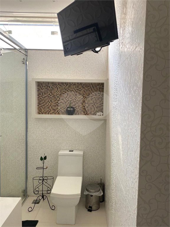 Casa à venda com 4 quartos, sendo 3 suítes, no condomínio Brisa 1, Mogi das Cruzes - SP