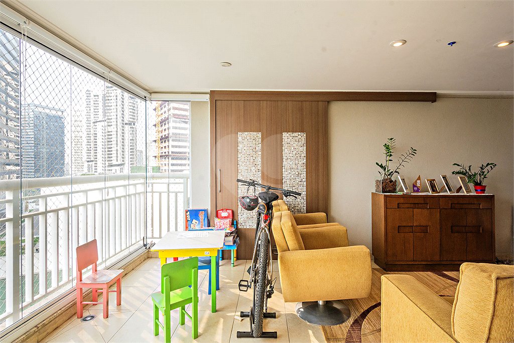 Apartamento à venda com 3 suítes em Chácara Santo Antônio (zona Sul), São Paulo, SP