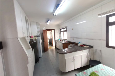 Sobrado à venda com 4 quartos, sendo 1 suíte, em Vila Macedópolis, São Paulo, SP