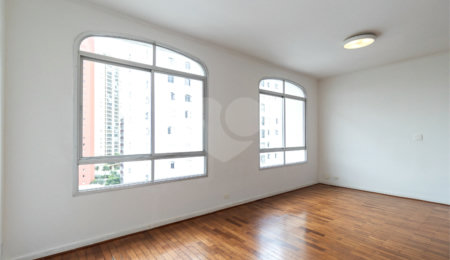 Apartamento à venda com 3 quartos, sendo 1 suíte,  em Vila Sofia, São Paulo, SP