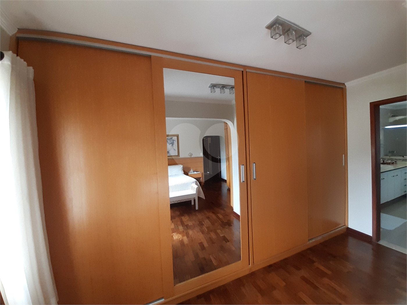 Casa à venda com 4 quartos, sendo 2 suítes,  em Jardim Floresta, São Paulo, SP