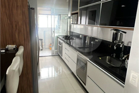Apartamento à venda com 2 suítes em Parque Reboucas, São Paulo, SP