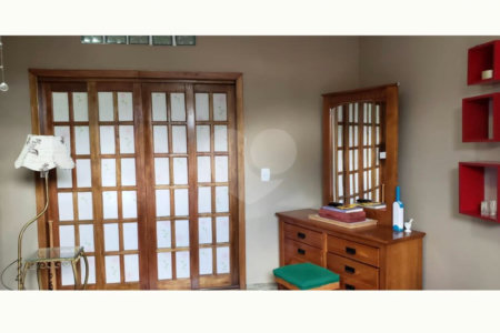 Casa à venda com 4 quartos, sendo 3 suítes, em Interlagos, São Paulo, SP