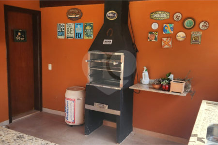 Casa à venda com 4 quartos, sendo 2 suítes, no condomínio Delle Stelle, Louveira - SP