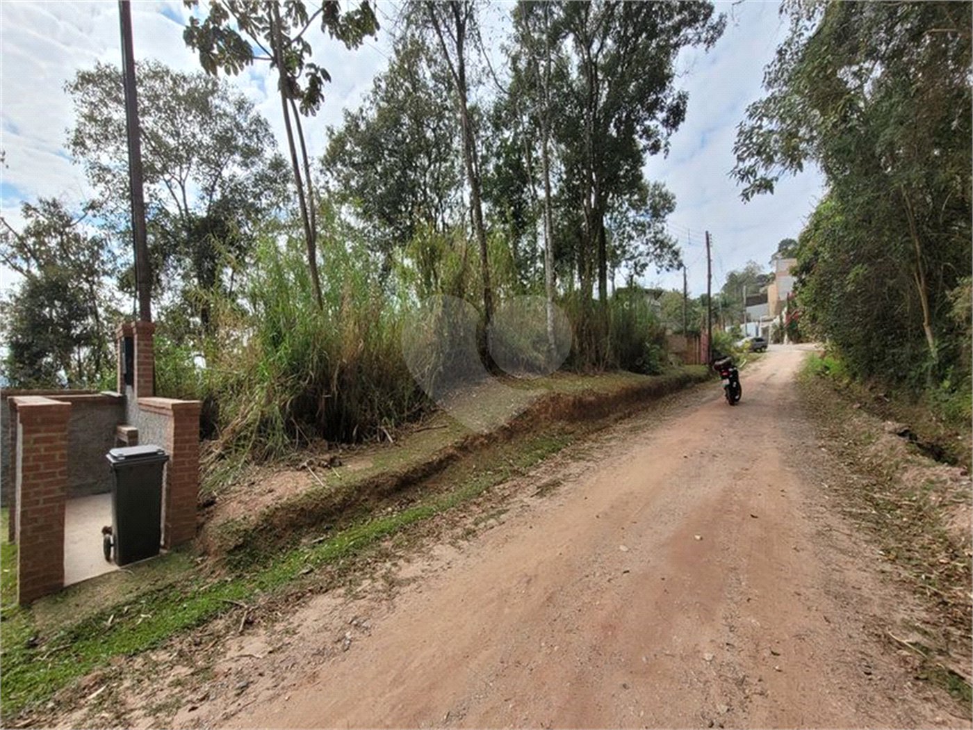 Terreno à venda no condomínio Alpes da Cantareira, Mairiporã - SP