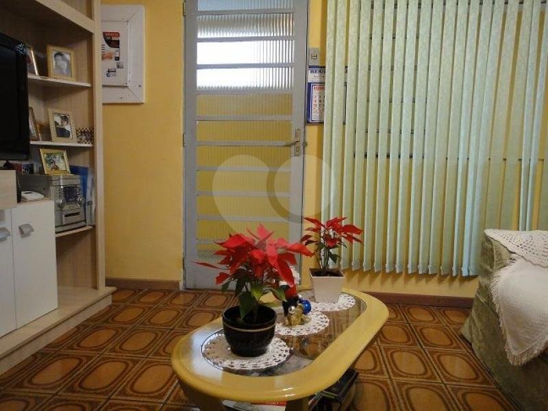 Casa à venda com 3 quartos, sendo 2 suítes, em Jardim Taboão, São Paulo, SP