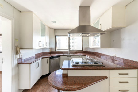 Apartamento à venda com 4 quartos, sendo 3 suítes, em Vila Andrade, São Paulo, SP