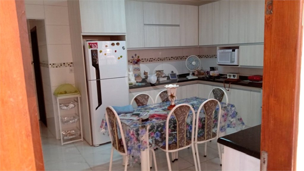 Casa à venda com 4 quartos, sendo 2 suítes,  em Jardim Terezópolis, Guarulhos, SP