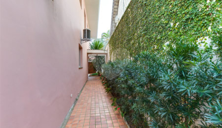 Casa à venda com 4 quartos, sendo 2 suítes,  em Alto da Boa Vista, São Paulo, SP