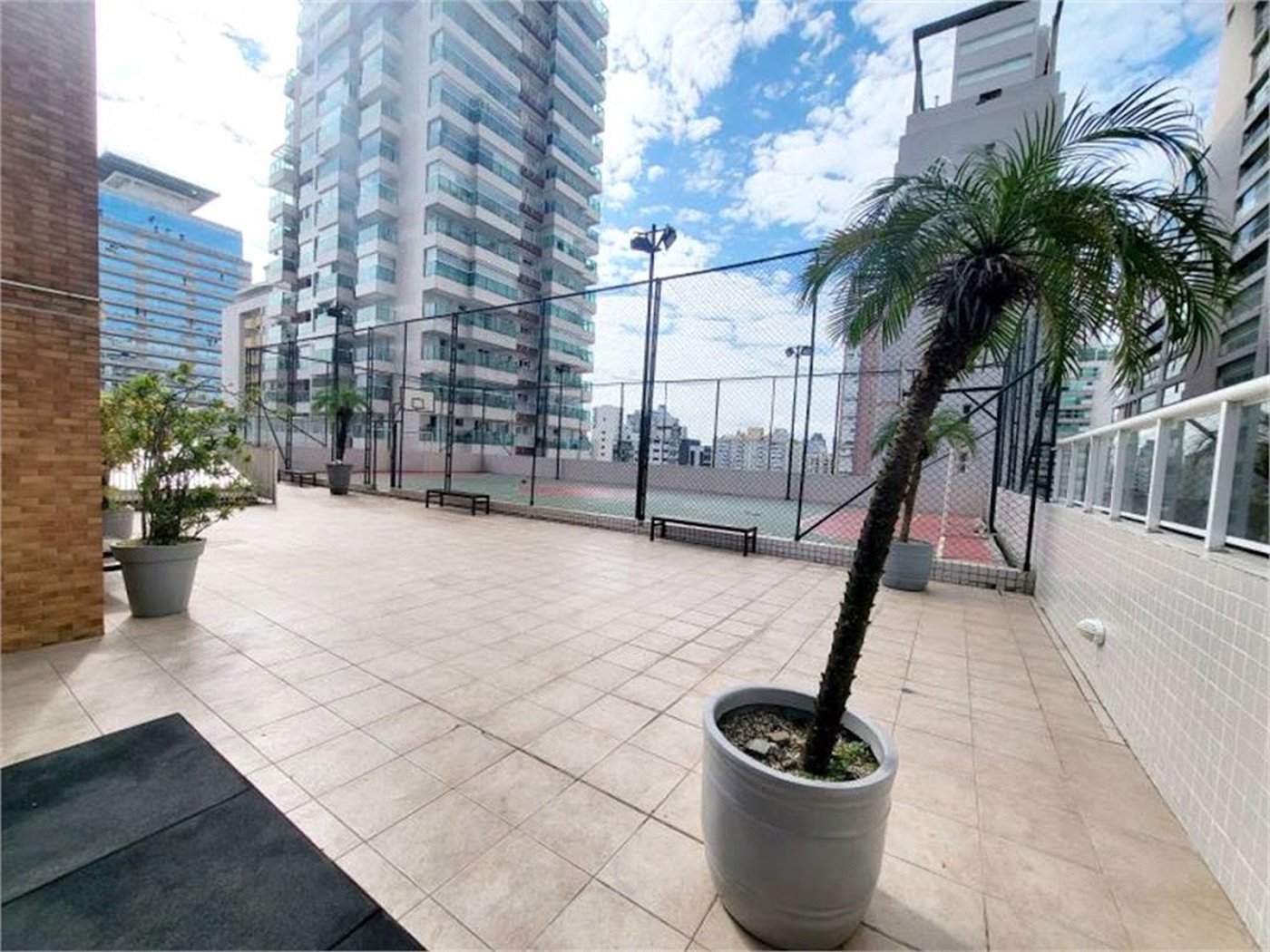 Apartamento Residencial à venda, Gonzaga, Santos - AP1004.