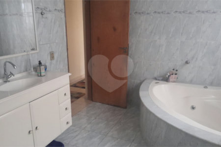 Apartamento à venda com 2 quartos, sendo 1 suíte, em Mirim, Praia Grande, SP