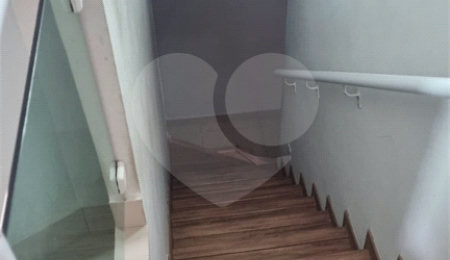 Sobrado à venda com 4 quartos, sendo 2 suítes,  em Conjunto Residencial Álvaro Bovolenta, Mogi das Cruzes, SP