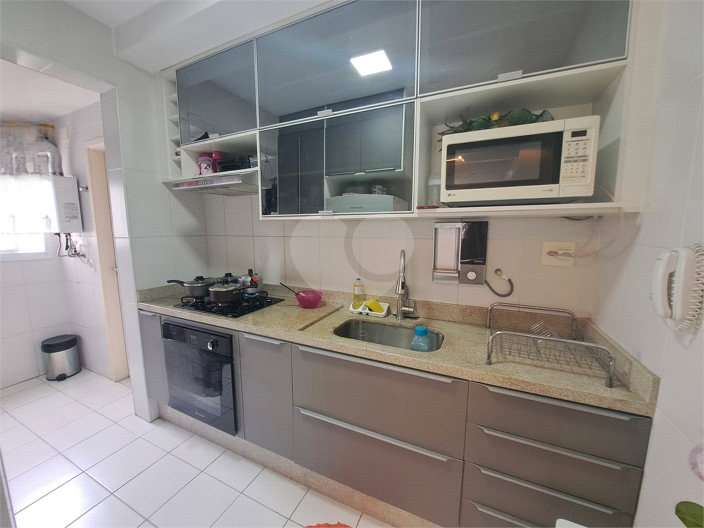 Apartamento à venda com 3 quartos, sendo 1 suíte, em Jardim Peri, São Paulo, SP