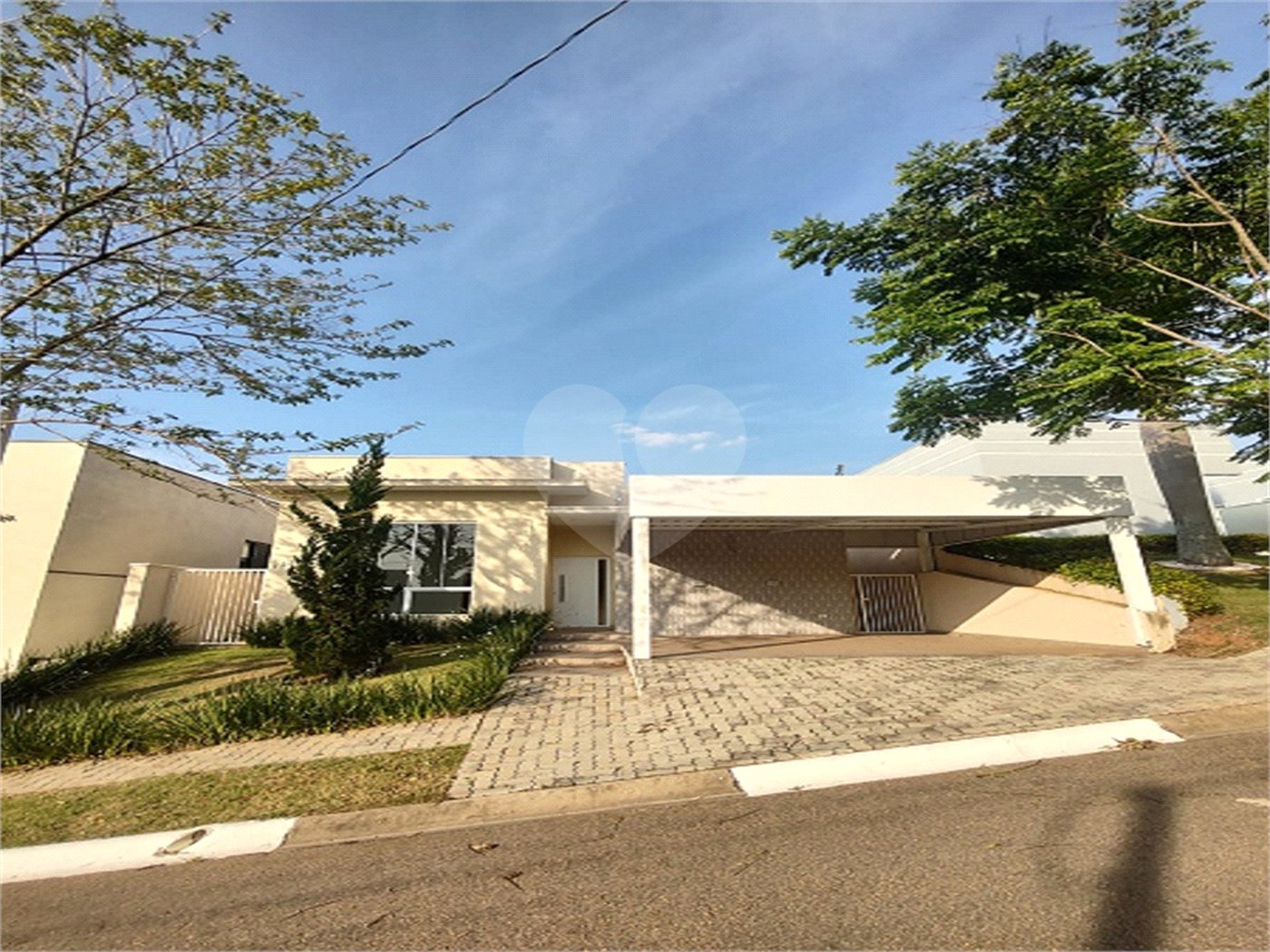Casa à venda com 3 quartos, sendo 1 suíte,  no condomínio Atibaia Park 1, Atibaia - SP