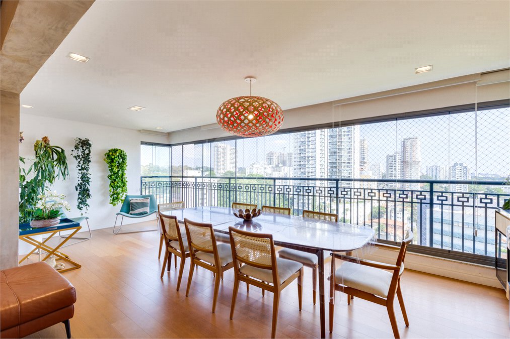 Apartamento para alugar com 3 suítes em Chácara Santo Antônio, São Paulo, SP