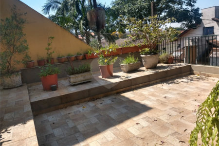 Sobrado à venda com 4 quartos, sendo 1 suíte, em Parque dos Príncipes, São Paulo, SP