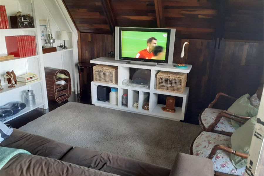 Sobrado à venda com 3 quartos, sendo 1 suíte, em Samambaia, Mairiporã, SP
