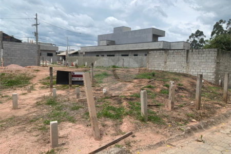 Casa em condomínio à venda com 3 quartos, sendo 1 suíte, em Jardim São Marcos, Bom Jesus dos Perdões, SP