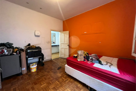 Casa à venda com 4 quartos, sendo 1 suíte,  em Jardim Colombo, São Paulo, SP