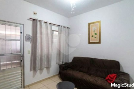 Casa com 200m² , 4 dormitórios , sendo 3 suítes , 2 vagas , à venda no Jabaquara.